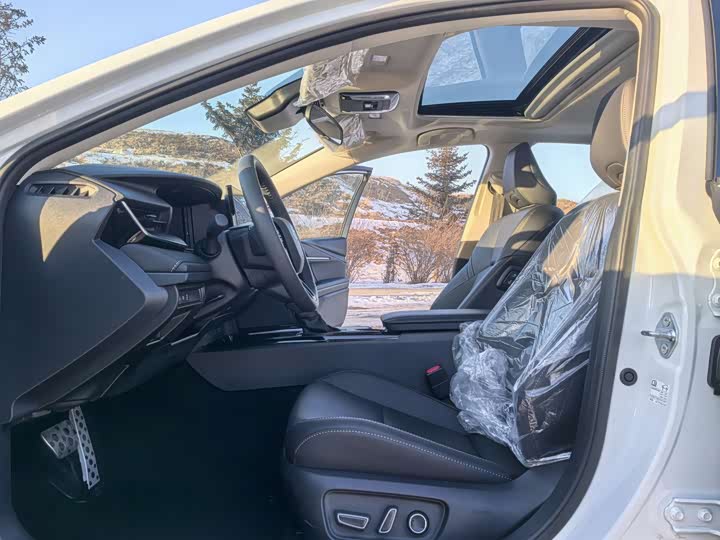 Фото 8 - Toyota Camry