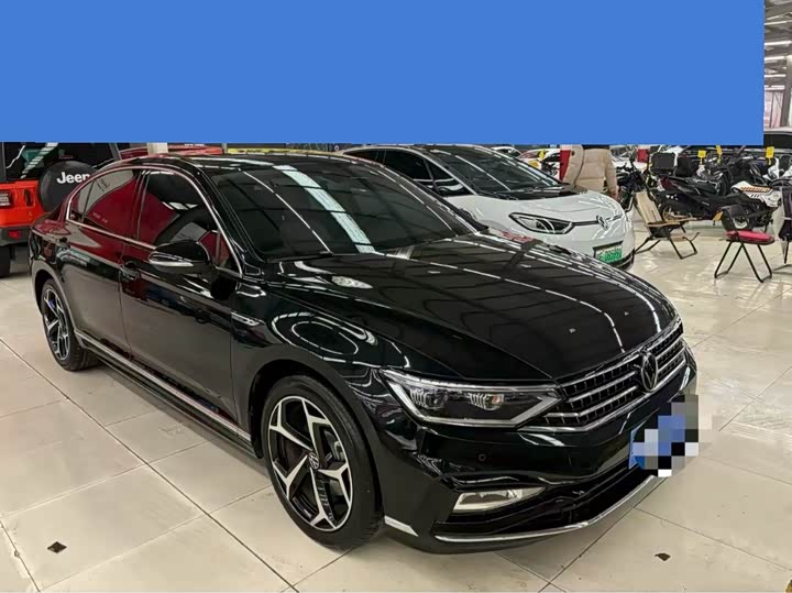 Фото 2 - Volkswagen Magotan