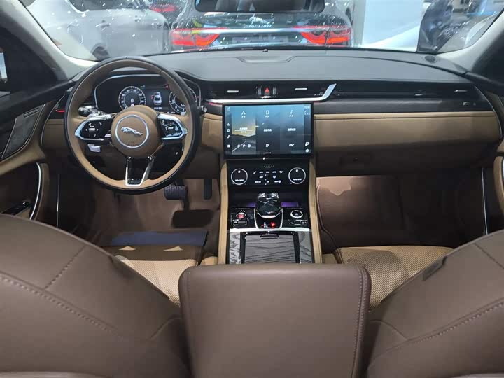 Фото 9 - Jaguar XF L