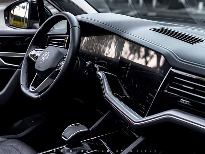 Фото 7 - Volkswagen Touareg