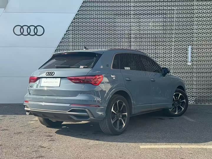 Фото 4 - Audi Q3