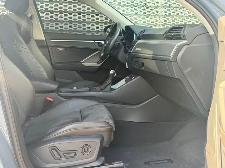 Фото 9 - Audi Q3