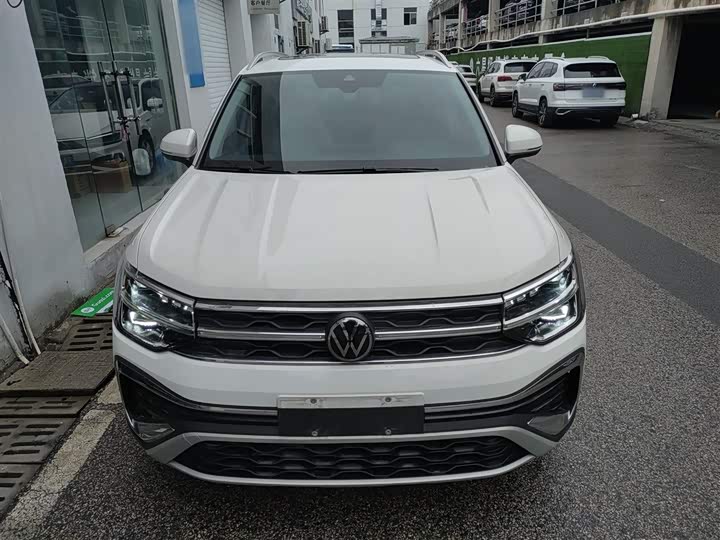 Фото 3 - Volkswagen Tharu