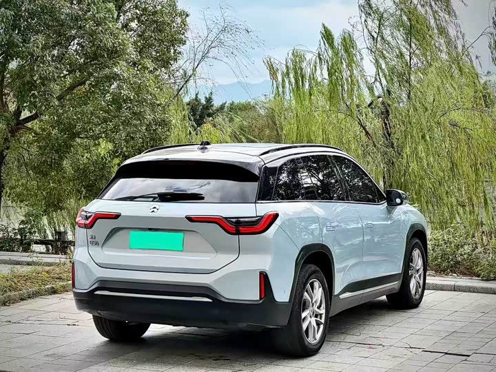 Фото 4 - Nio ES6