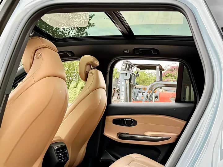 Фото 6 - Nio ES6