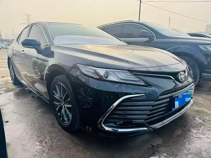 Фото 3 - Toyota Camry