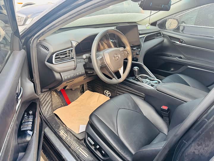 Фото 4 - Toyota Camry