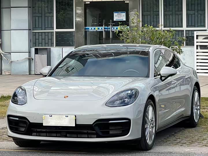 Фото 1 - Porsche Panamera