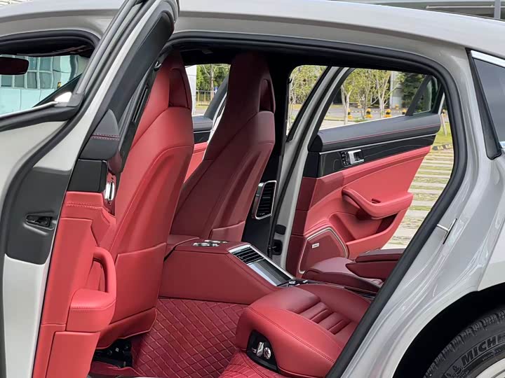 Фото 5 - Porsche Panamera