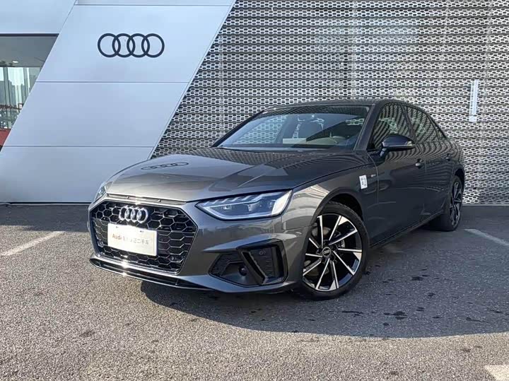 Фото 1 - Audi A4L