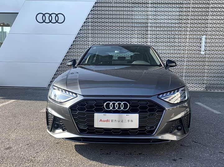 Фото 2 - Audi A4L