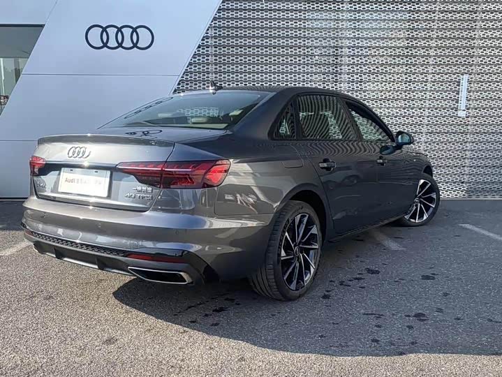 Фото 4 - Audi A4L