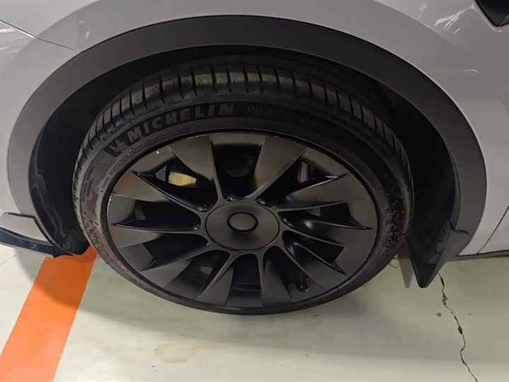 Фото 6 - Tesla Model Y