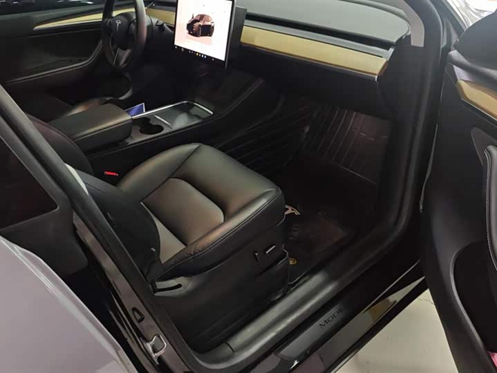 Фото 8 - Tesla Model Y