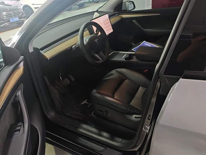 Фото 9 - Tesla Model Y