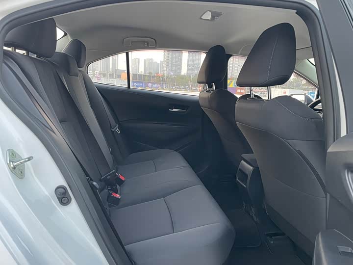 Фото 9 - Toyota Corolla