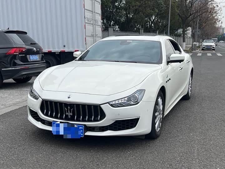 Фото 1 - Maserati Ghibli