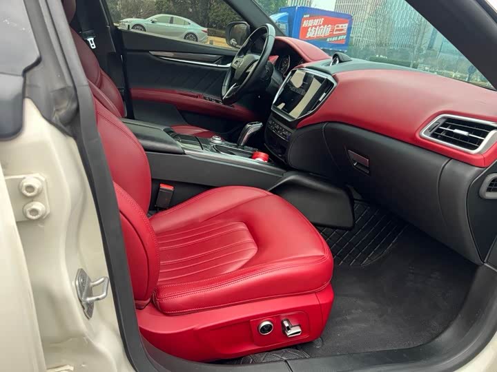 Фото 5 - Maserati Ghibli