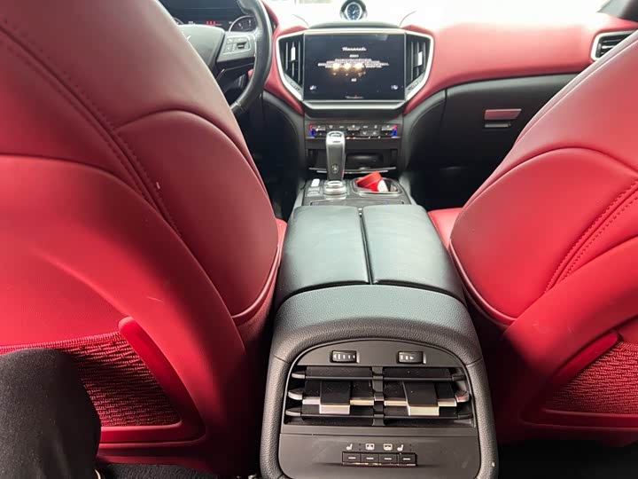 Фото 7 - Maserati Ghibli