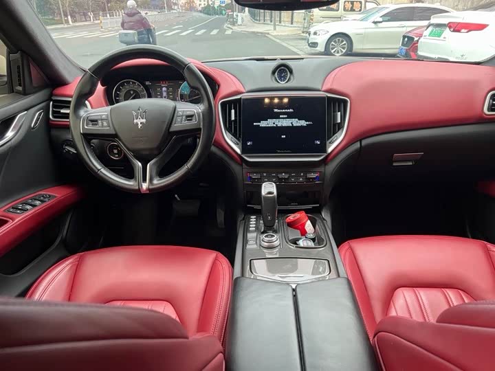 Фото 9 - Maserati Ghibli