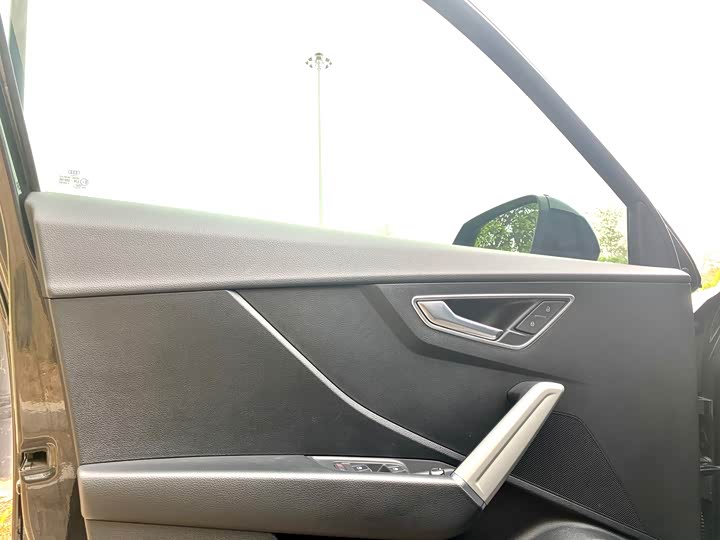 Фото 8 - Audi Q2L