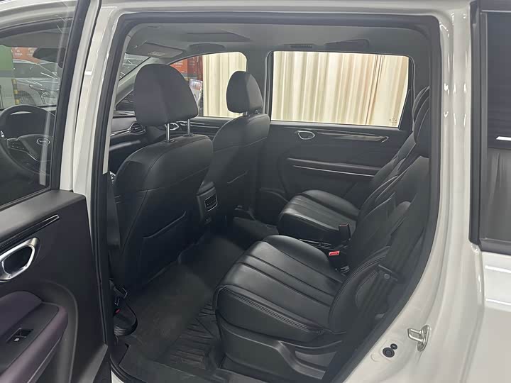 Фото 6 - GAC Trumpchi M6