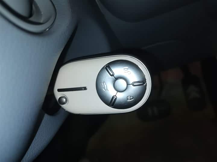 Фото 9 - Bestune Pony