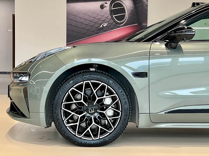 Фото 3 - Zeekr 001