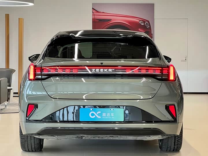 Фото 6 - Zeekr 001
