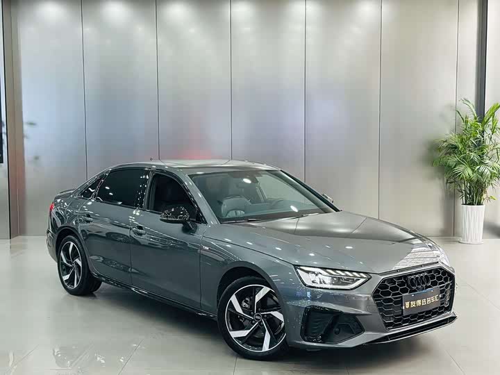 Фото 2 - Audi A4L