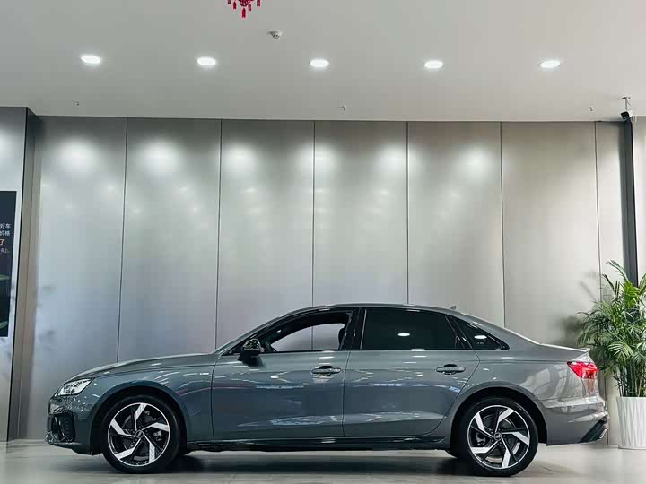 Фото 7 - Audi A4L