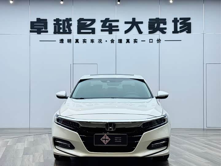 Фото 2 - Honda Accord