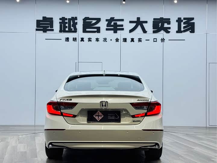 Фото 6 - Honda Accord