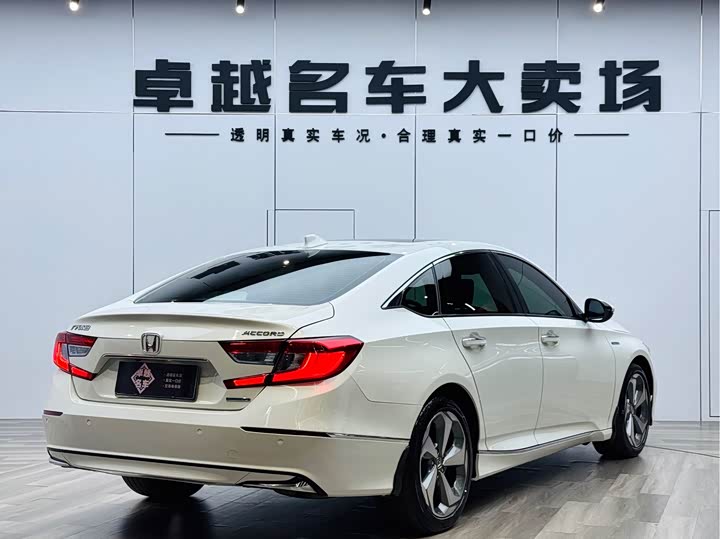 Фото 7 - Honda Accord