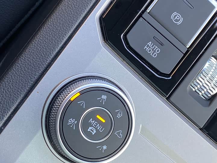 Фото 6 - Volkswagen Touareg R Hybrid