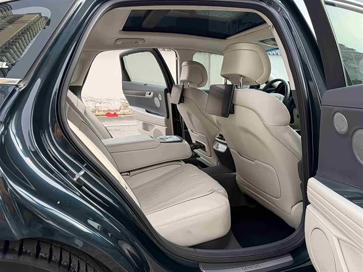 Фото 7 - Genesis G80