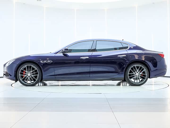 Фото 8 - Maserati Quattroporte