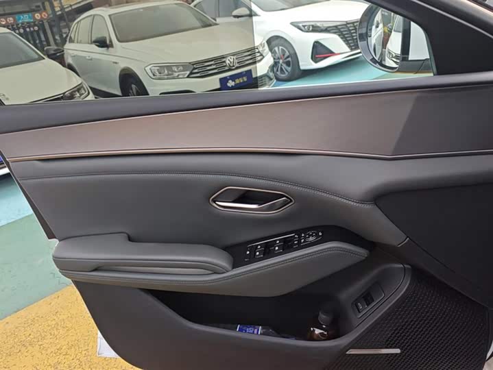 Фото 7 - BYD Qin L