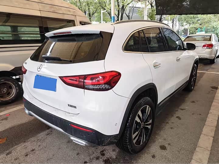 Фото 4 - Mercedes-Benz GLA-Class