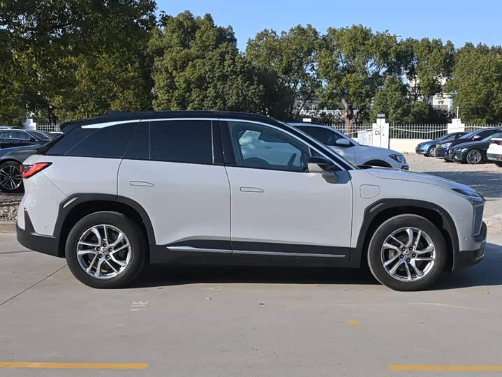 Фото 7 - Nio ES6