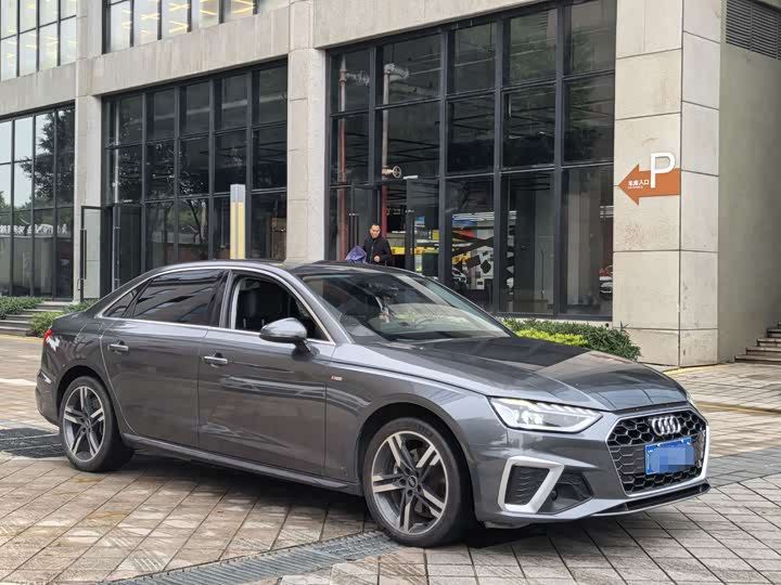 Фото 3 - Audi A4L