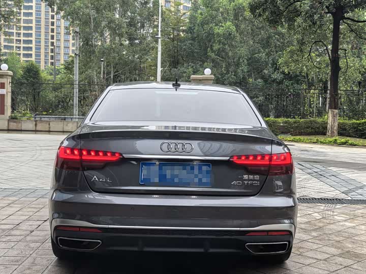 Фото 5 - Audi A4L