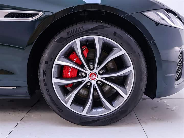 Фото 6 - Jaguar XF L