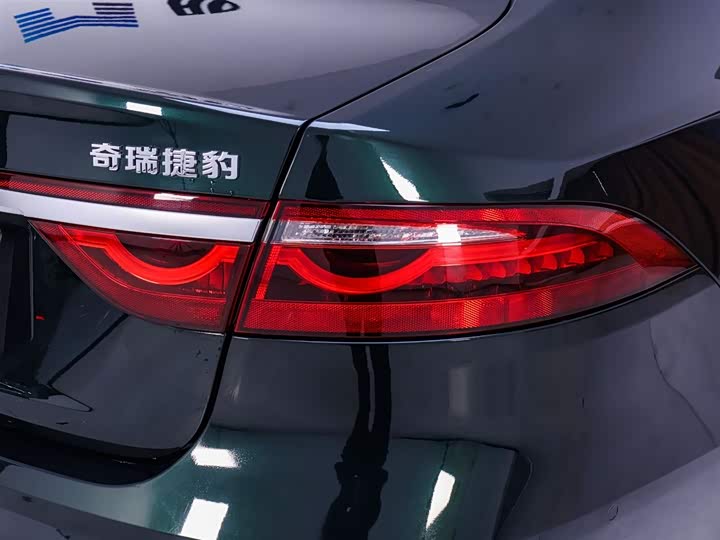 Фото 9 - Jaguar XF L