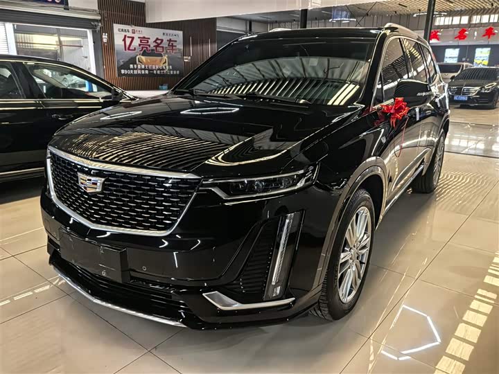 Фото 9 - Cadillac XT6