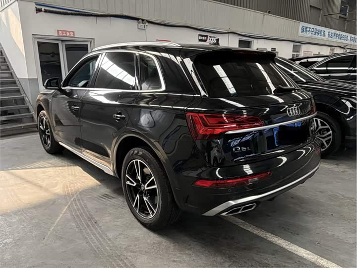 Фото 7 - Audi Q5L