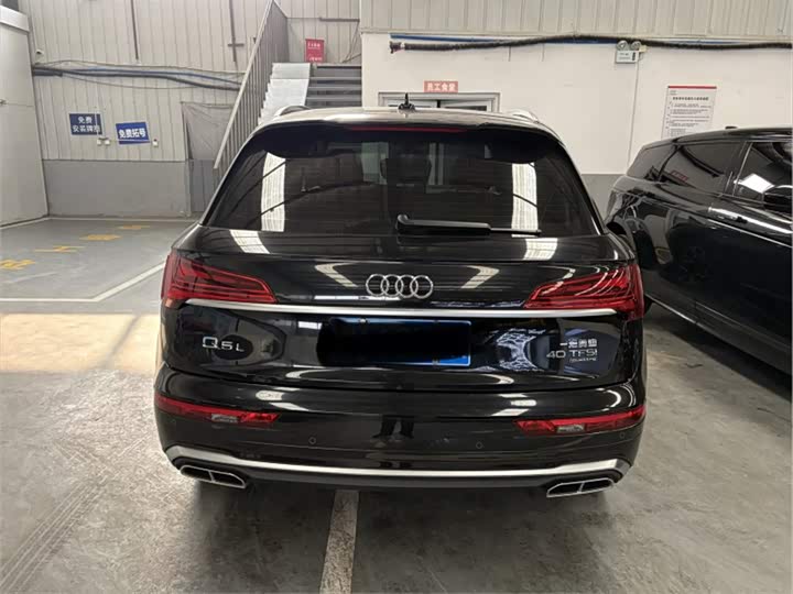 Фото 8 - Audi Q5L
