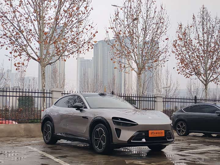 Фото 1 - Xiaomi YU7