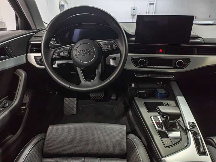 Фото 5 - Audi A4L