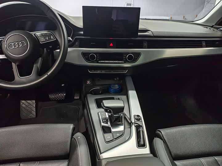 Фото 7 - Audi A4L